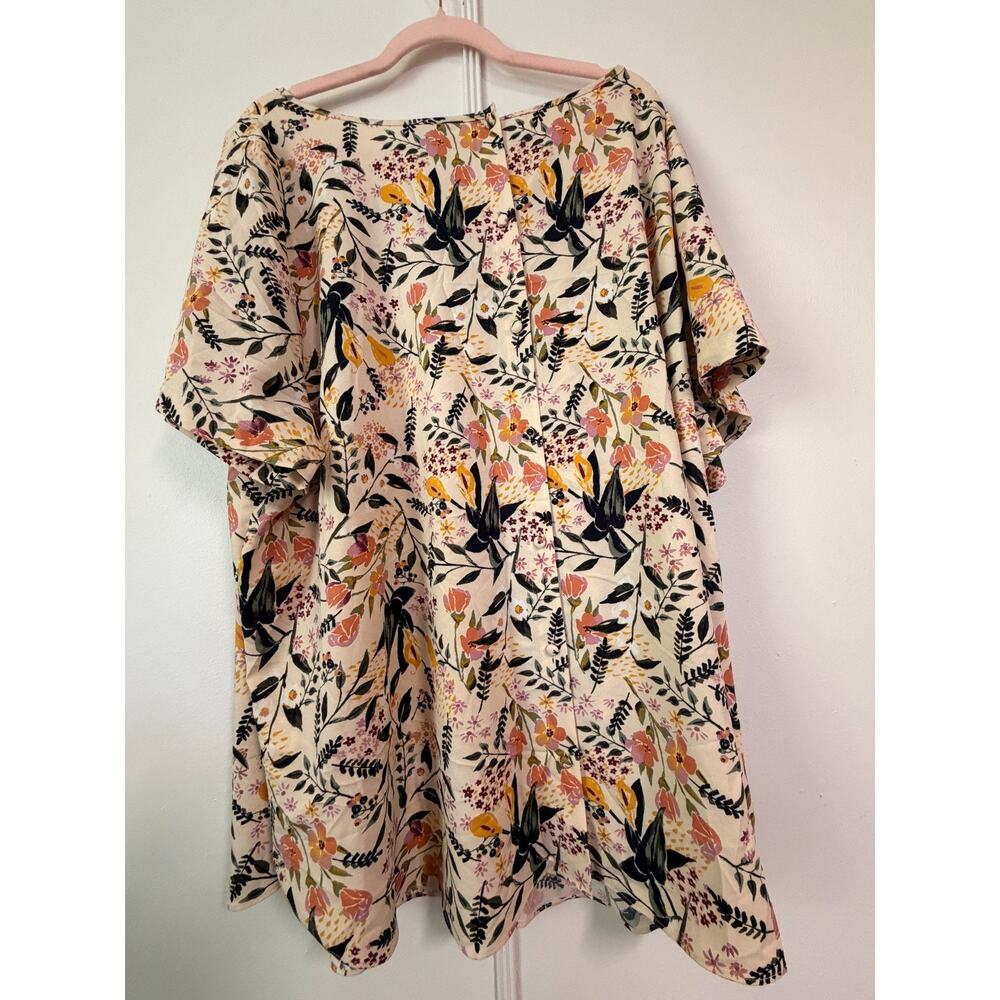 Ava & Viv Plus Size Floral Print Blouse Short Sleeve Button-Back Boho Top 4X - Picture 3 of 8